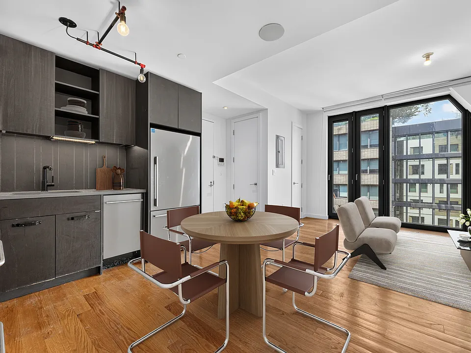123 Melrose St #504