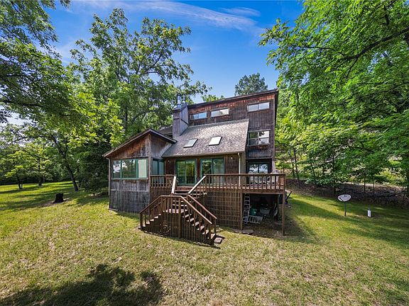 3rd image of 7221 Angell Rd