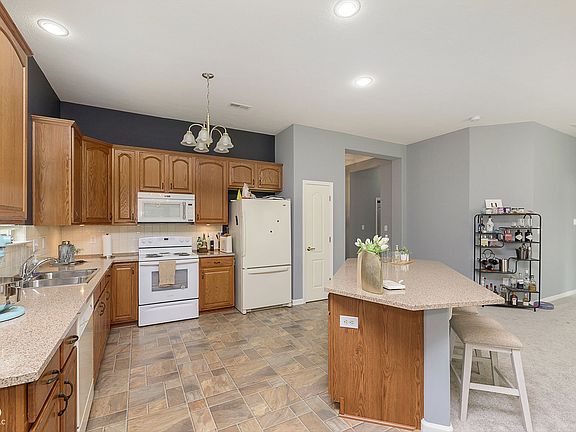 4th image of 17212 McKenna Way