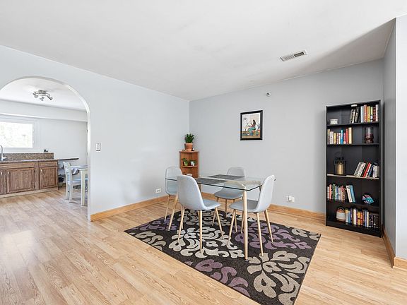 3rd image of 4190 Cove Ln APT C