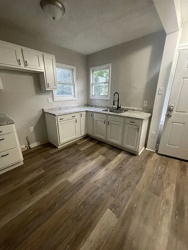 2 bed, 1.0 bath, 980 sqft, $1,095 — Photo 1