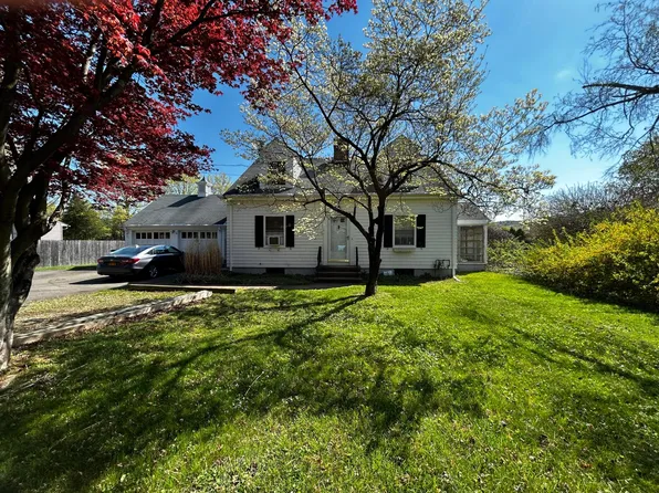 4025 Whitney Ave, Hamden, CT 06518