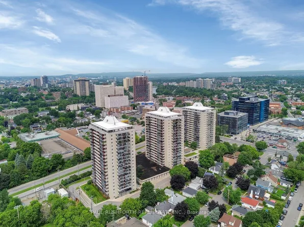 158 McArthur Ave #B-1905, Ottawa, ON K1L 7E7