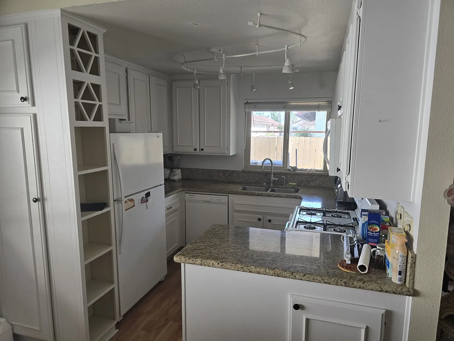 2 bed, 1199 sqft, $1,300 — Photo 2