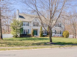 8 Erin Dr, Jackson, NJ 08527