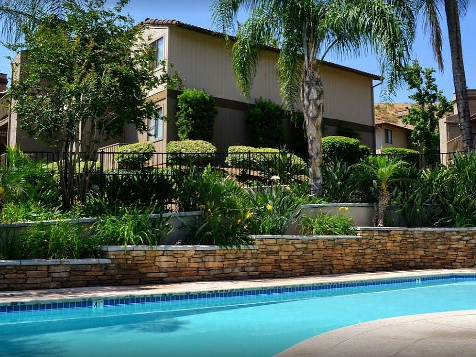 2nd image of 1265 Kendall Dr APT 426