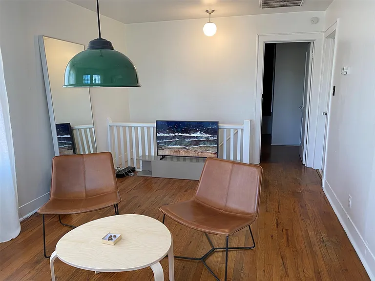 305 Lockhart Dr #B — Photo 10