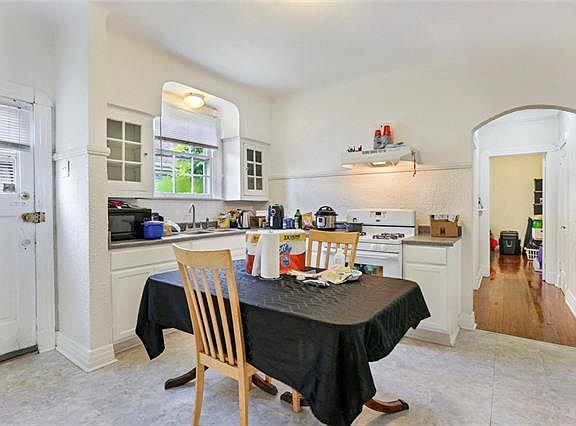 5th image of 4648 Baccich St