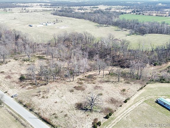 3rd image of 1 E 390th Rd