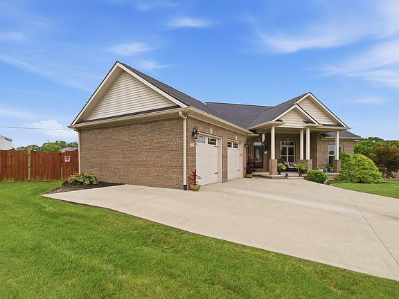 2nd image of 104 Dove Run Cir