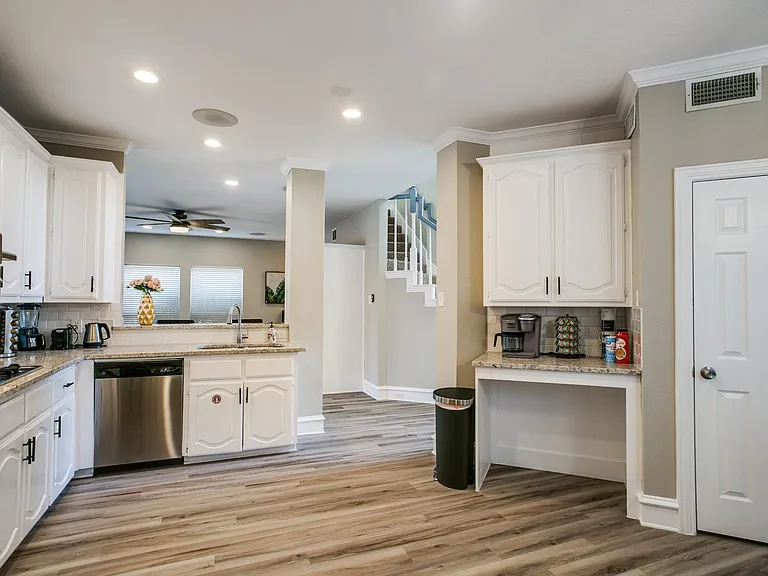 6904 Amethyst Ln — Photo 8