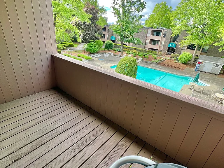 2 Shrewsbury Green Dr #I — Photo 28