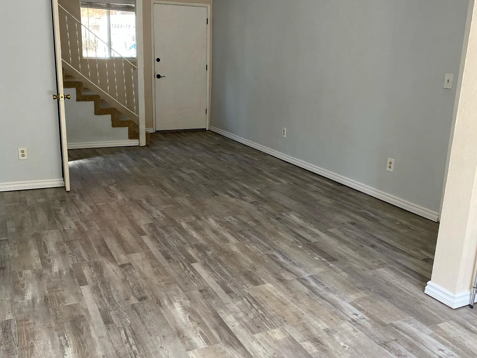 3 bed, 2.5 bath, 1150 sqft, $3,300 — Photo 4