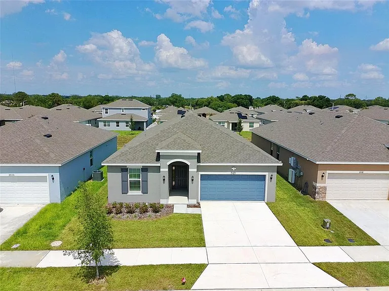 2027 Firethorn Loop — Photo 2