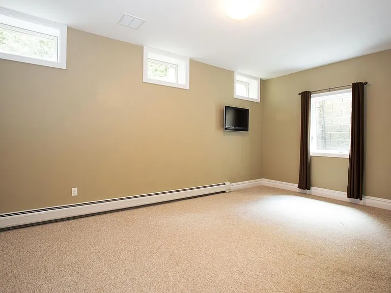 85 Everett St — Photo 18