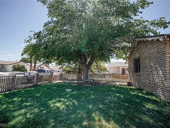 4th image of 4012 Esmeralda Ave
