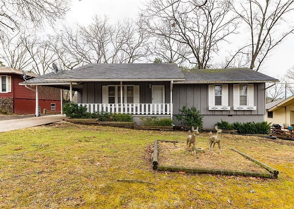 1st image of 5 Hampstead Ln
