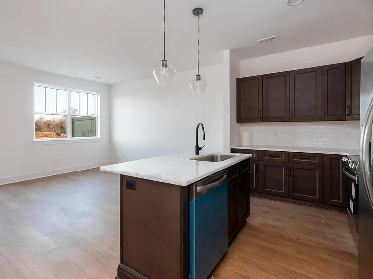 115 High Park Cir — Photo 6