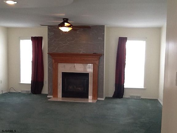 3rd image of 6 Dogwood Ln