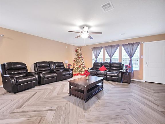 4th image of 12027 Green Bluff Ct