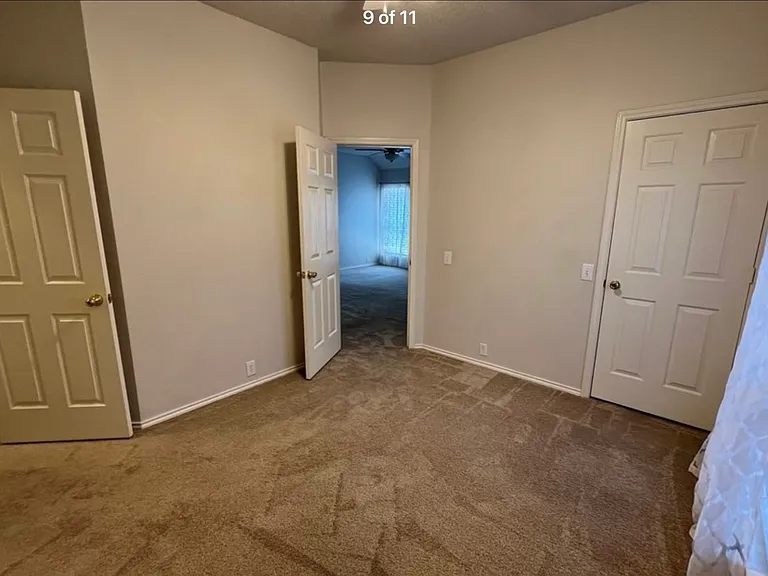 4600 Parkview Ln — Photo 2