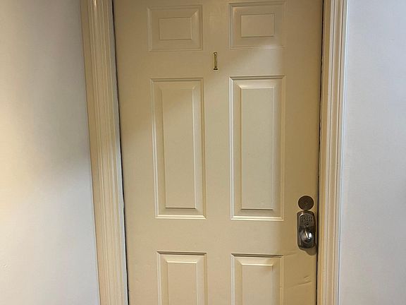 2nd image of 418 Pontiac Ave Floor 1