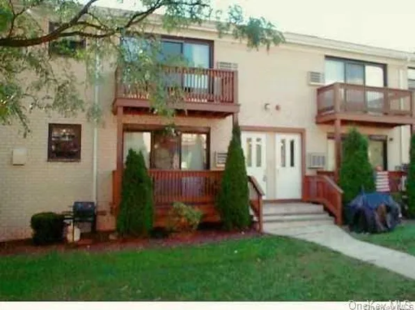 220 Sneden Place #220, Spring Valley, NY 10977