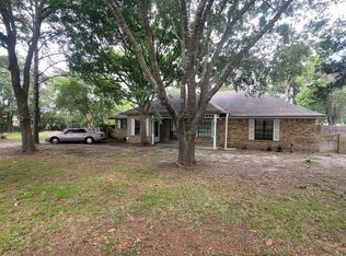 3101 E Meadow Ln, Dickinson, TX 77539