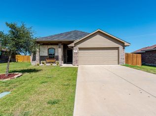 262 Meadowcrest Dr, Terrell, TX 75160