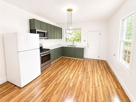4th image of 1312 2nd Ave