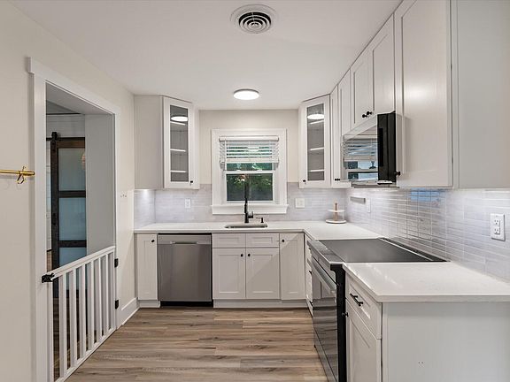3rd image of 818 W Madison Ave