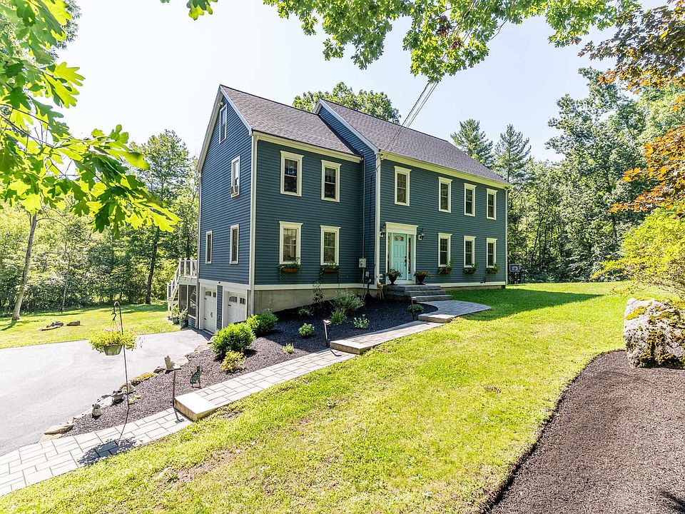 1st image of 8 Sandy Brook Drive