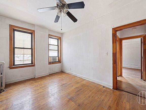 3rd image of 2440 Amsterdam Ave APT 5C