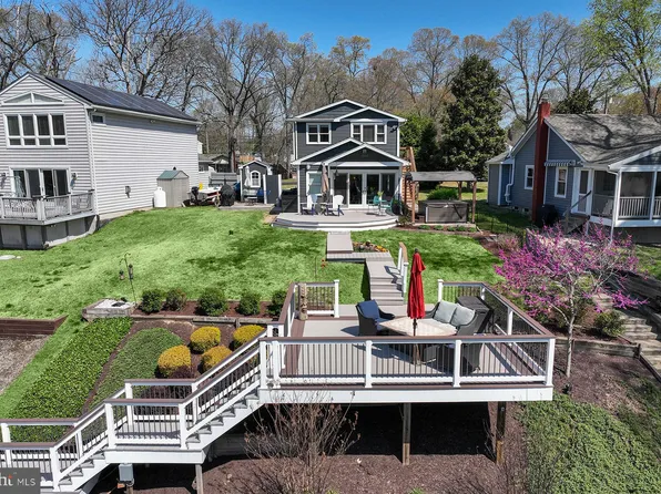 609 Riverside Dr, Pasadena, MD 21122