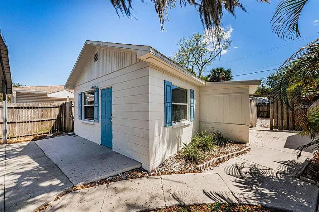 1 bed, 1.0 bath, 884 sqft, $1,800 — Photo 3