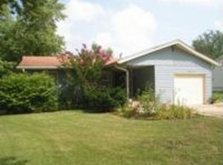 1812 SW 36th St, Topeka, KS 66611