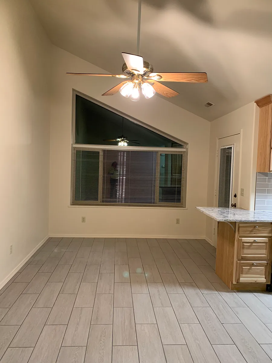 Building Photo - 403 Midiron Ave