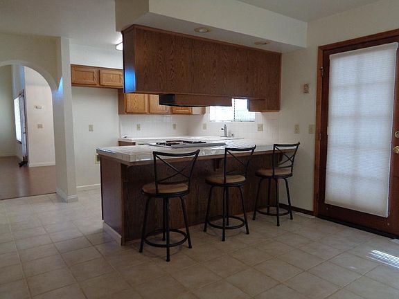 4th image of 1032 Kensington Ave