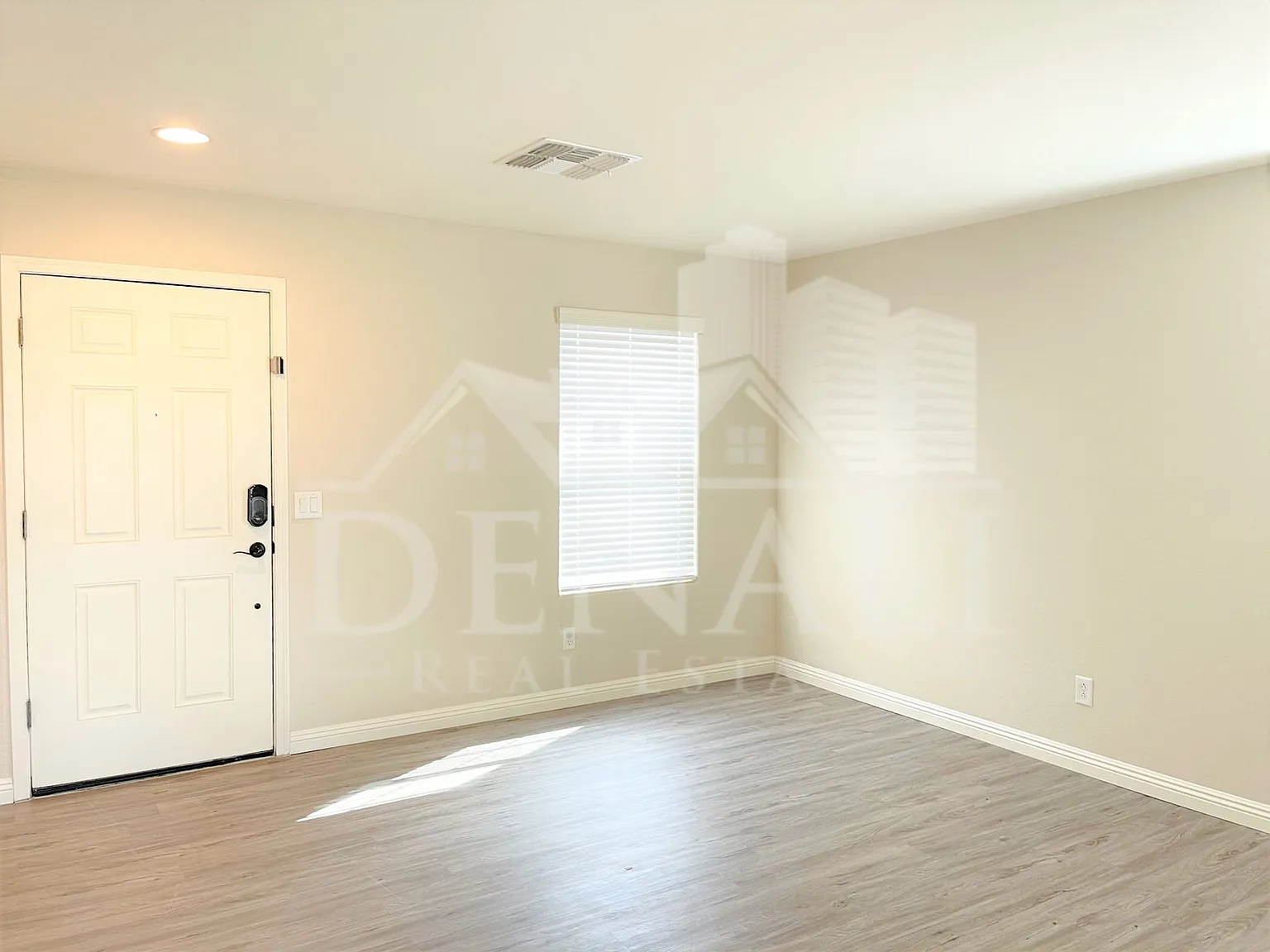 4 bed, 2.5 bath, 1955 sqft, $2,795 — Photo 3