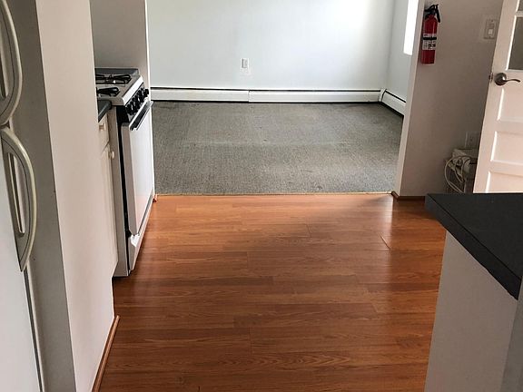 3rd image of 360 Southard Ave #3