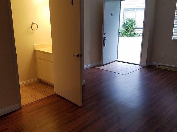 4th image of 55 N Mar Vista Ave APT 27