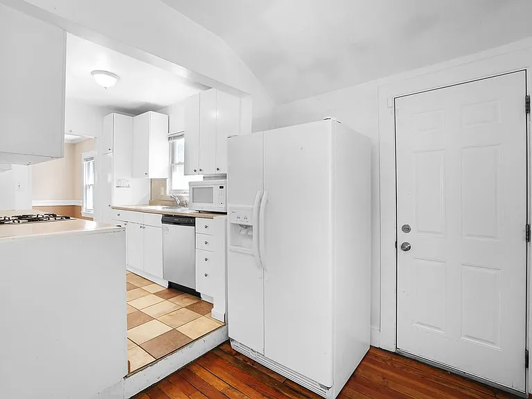 2712 1st St S — Photo 7