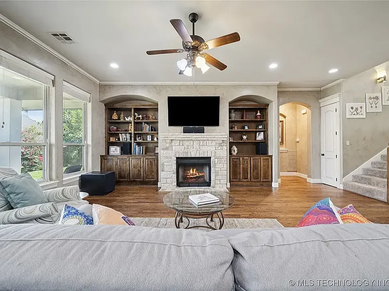 11285 S 73rd Pl E — Photo 11