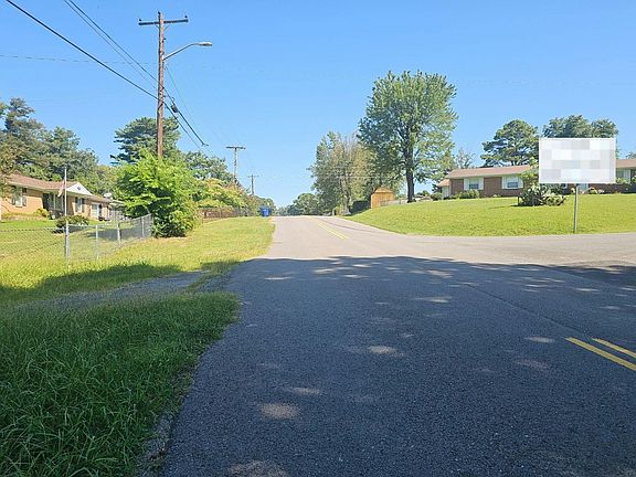 4th image of 34 Bunker Hill Rd