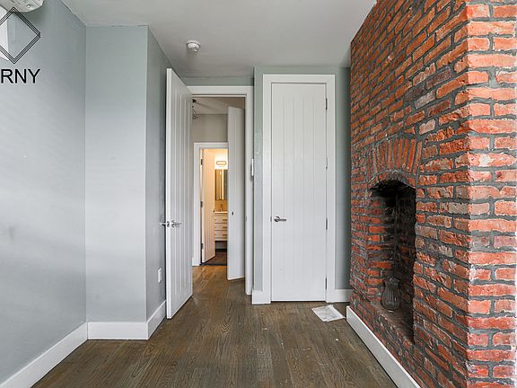 4th image of 34 Vernon Ave #3B