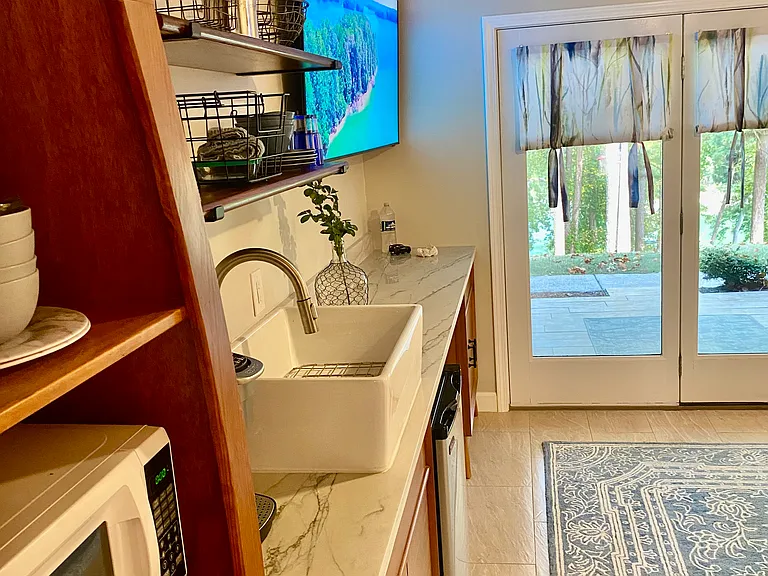 2109 Pine Tree Dr #4 — Photo 10
