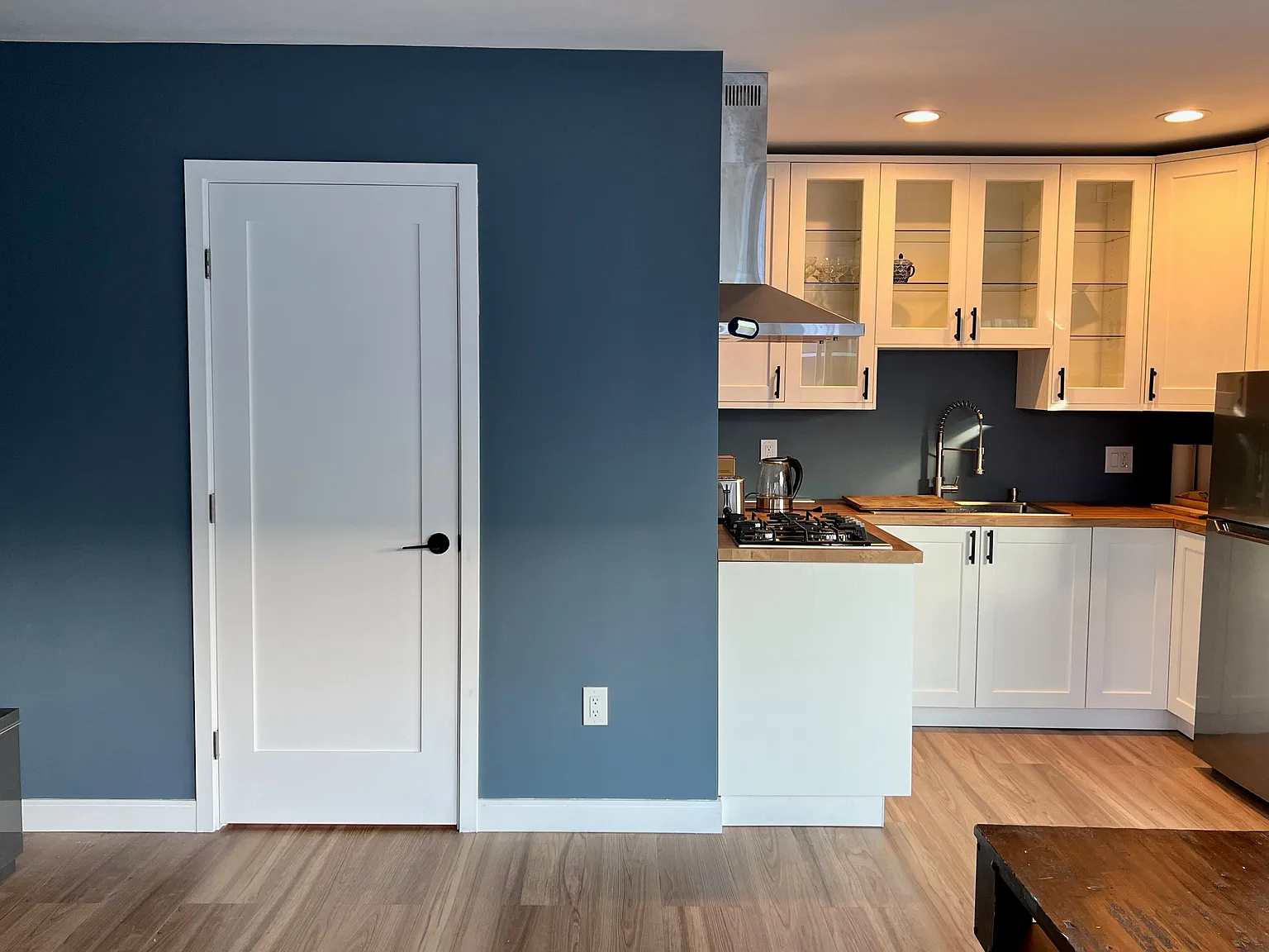 5664 Lenore Ave — Photo 4