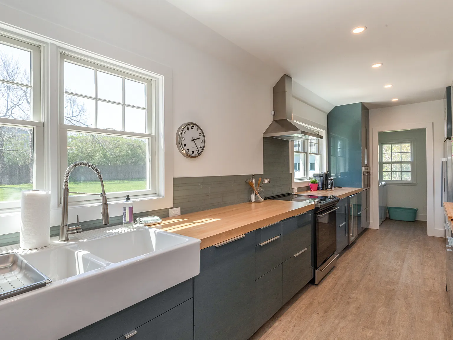 Little Plains Rd Near Ocean Beach - Renovated — Photo 4