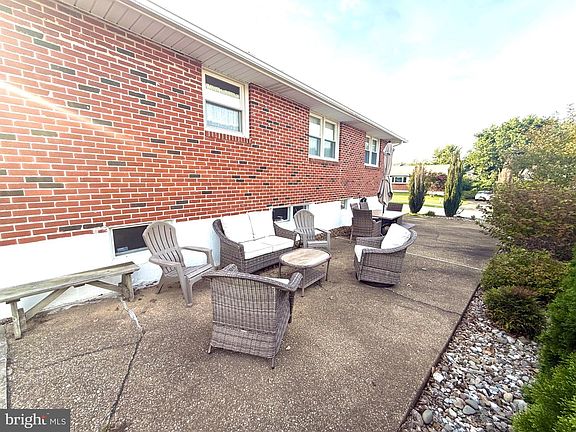4th image of 31 Trevett Blvd