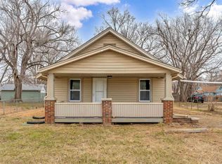 2904 NE Seward Ave, Topeka, KS 66616